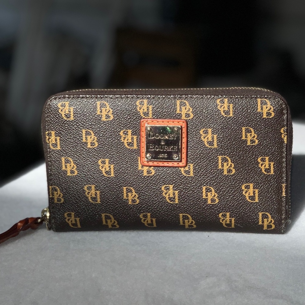 Dooney & Bourke signature wallet